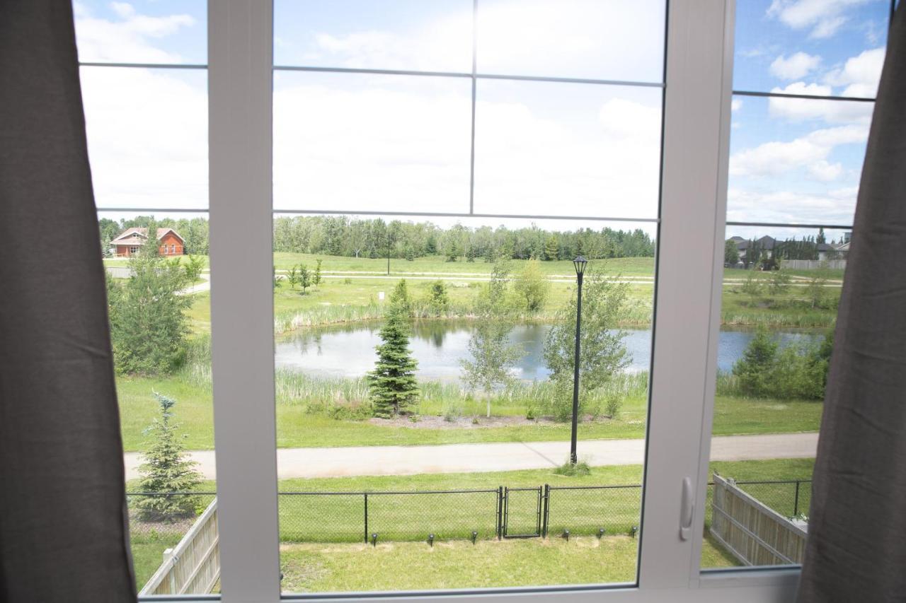 Lakeview Luxury Home - Double Garage Parking - Foosball Table - King Beds - Fast Wi-Fi -Free Netflix Edmonton Extérieur photo